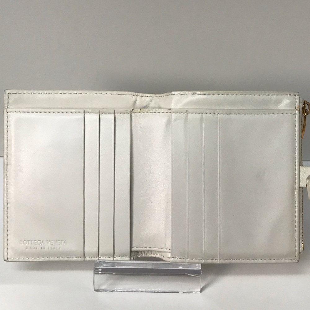 Bottega Veneta Intrecciato Lambskin Leather Wallet ๐ - Picture 5 of 17
